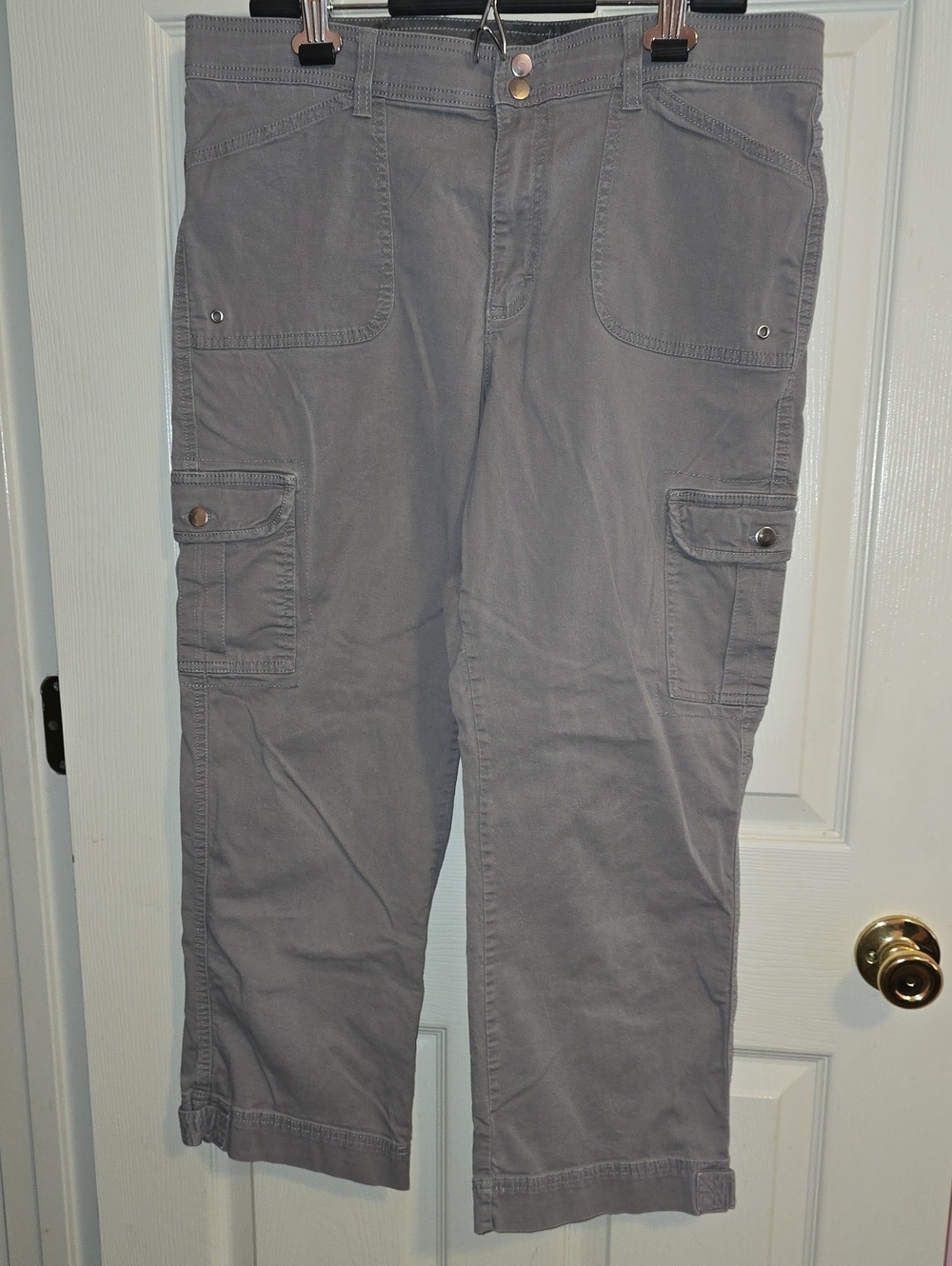 Lee Women's Gray Cargo Capris